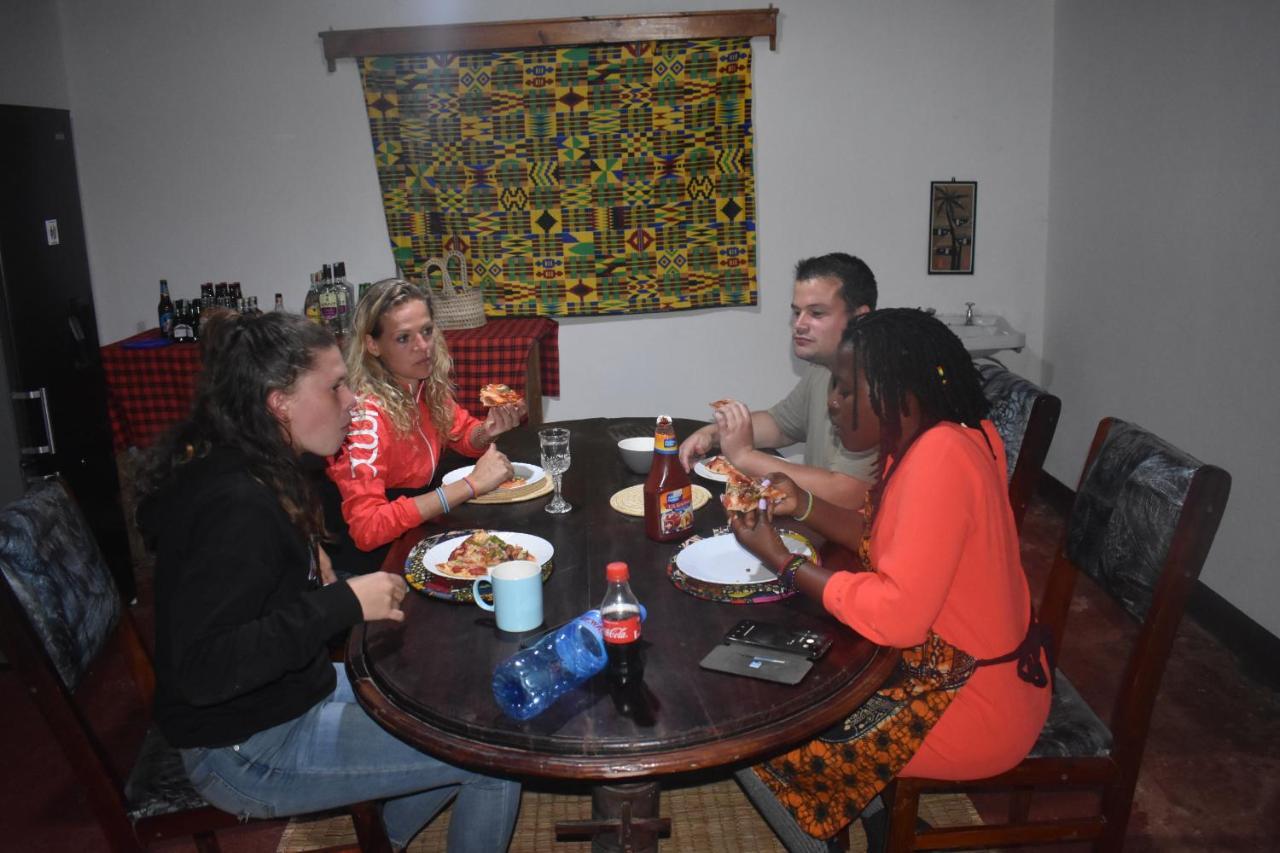 Emmy'S Backpackers Hostel Iringa Bagian luar foto