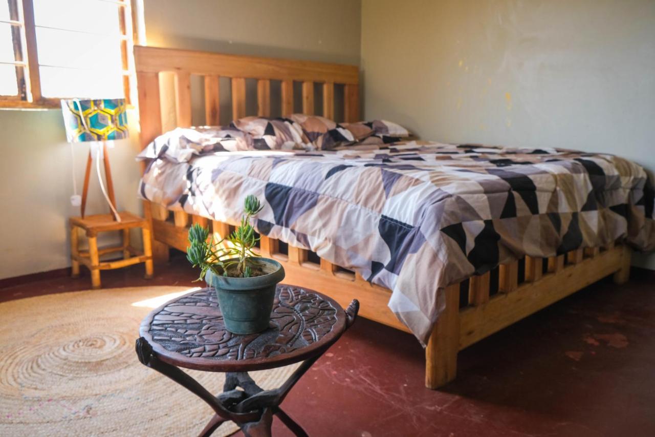 Emmy'S Backpackers Hostel Iringa Bagian luar foto