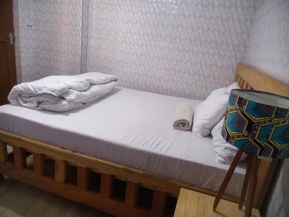 Emmy'S Backpackers Hostel Iringa Bagian luar foto